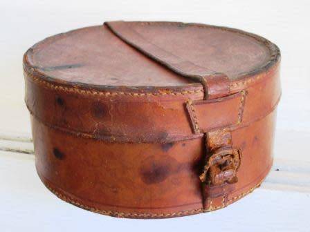 Antique Leather Collar Box