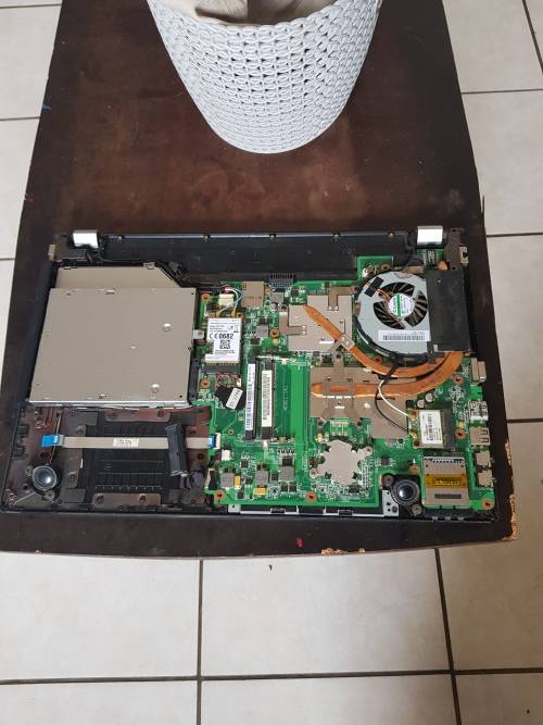 i5 Acer Laptop ( for parts /repair)