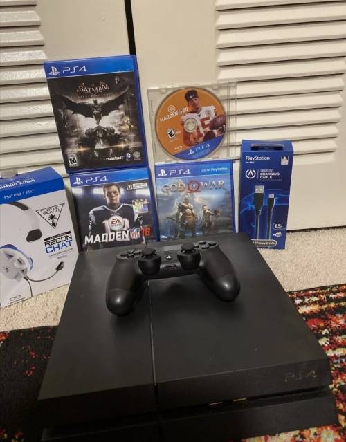 Second Hand PS4 Console and Games