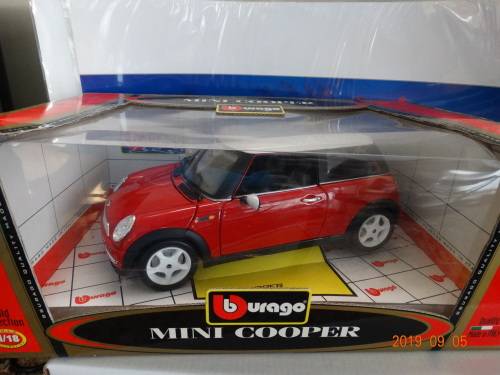 Mini Cooper  , 1:18 - Bburago   - Mint Condition - Boxed - Bargain