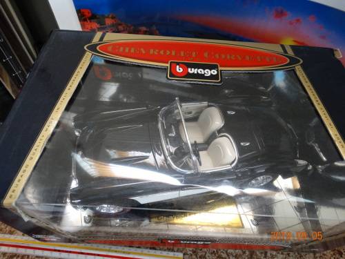 Corvette - 1957 - Black & White , 1:18 - Bburago   - Mint Condition - Boxed - Bargain