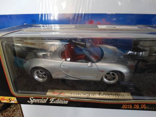 Porshe Boxster - Silver  , 1:18 - Maisto   - Mint Condition - Boxed - Bargain