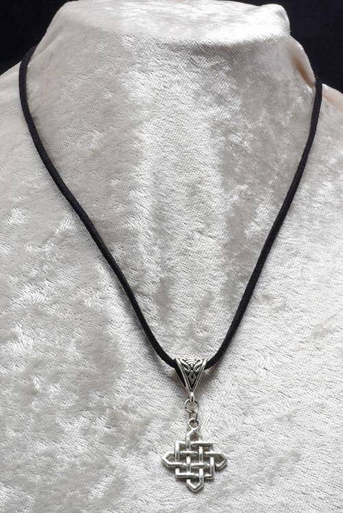 Sliver Alloy Celtic Knot design Pendent and Bale Necklace on a Black Leather Thong
