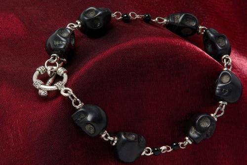 Aged Black Howlite Stone Skull, Black Glass Beads and Silver Alloy Bracelet