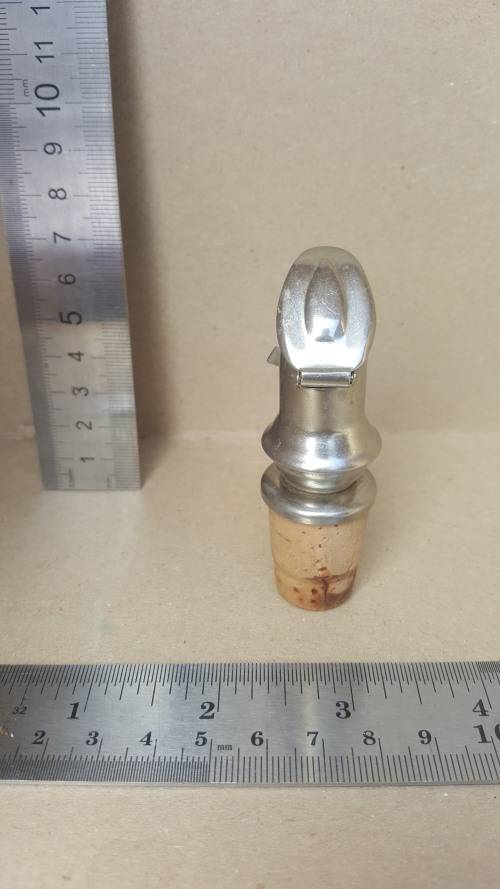 CORK WINE BOTTLE POURER SPOUT/ STOPPER VINTAGE HOLLAND WINDMILL