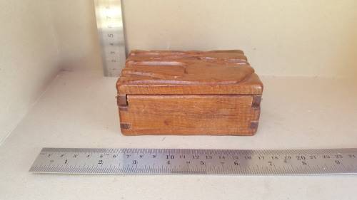 Stunning ! * Hand Carved * Hardwood * Elephant Jewelry / Trinket Box