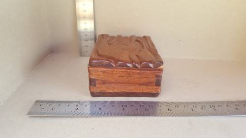 Stunning ! * Hand Carved * Hardwood * Elephant Jewelry / Trinket Box