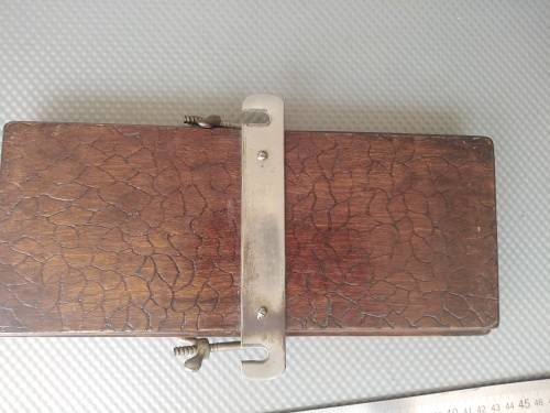 Antique! 1928 - Wooden - Tie / Flower Press