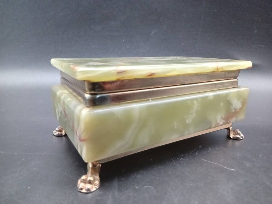 Vintage! Alabaster Marble Trinket Box With Lid.