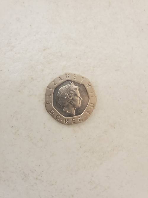 Twenty Pence 20p Error Coin No Date Error Coin Great Britain UK In Mint Condition