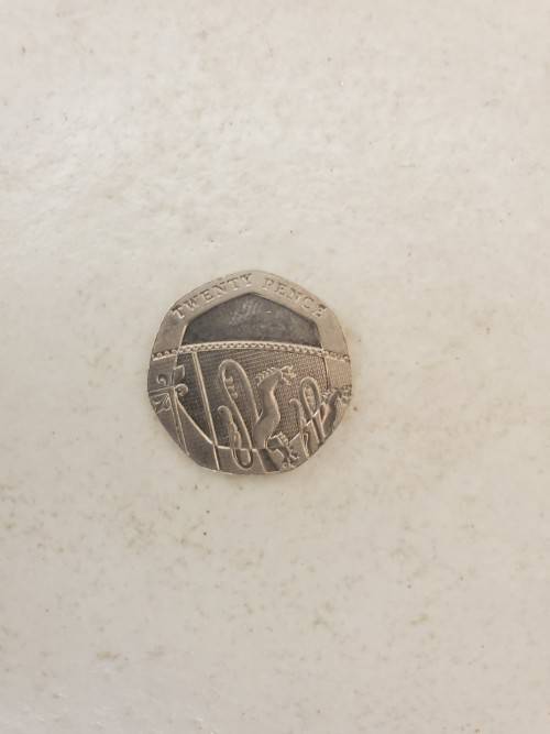 Twenty Pence 20p Error Coin No Date Error Coin Great Britain UK In Mint Condition