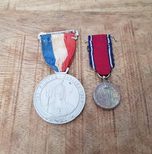 Miniature and Aluminium Full Size Commemorative  Medal Silver Pin-1933 Jubilee