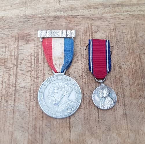 Miniature and Aluminium Full Size Commemorative  Medal Silver Pin-1933 Jubilee