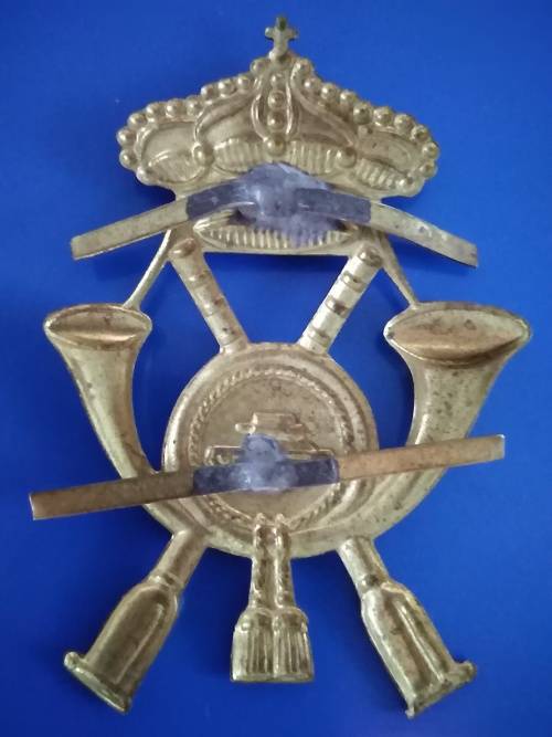 WW2 Italian Light Tank Badge size 88mm x 58mm