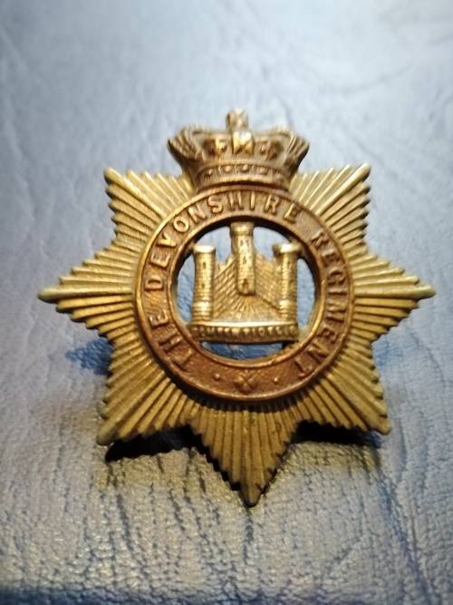 Boer War The Devonshire Regiment,Cap Badge QV Crown