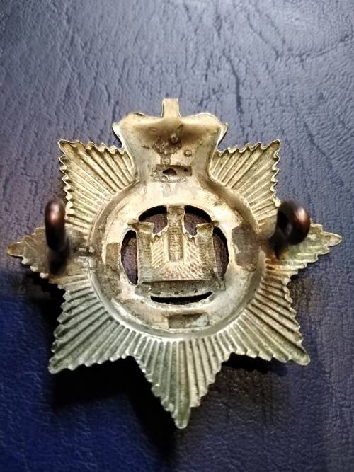Boer War The Devonshire Regiment,Cap Badge QV Crown