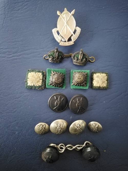 Rhodesian African Rifles Grouping of Badges-Cap Badge Firmin of London