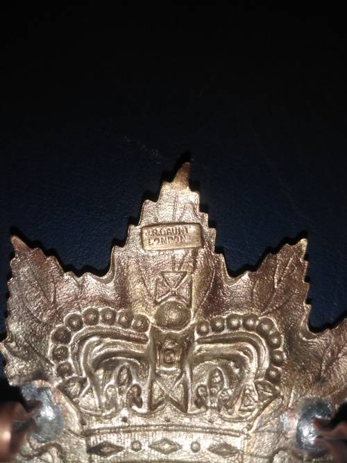 Boer War QVC Canadian General Service Cap Badge 60mm x 55mm ,Collar Tab and two Titles