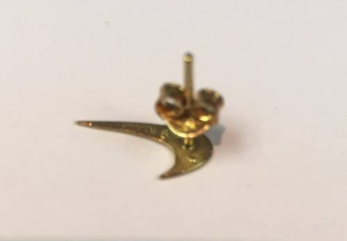 9  carat  Gold  ,  Nike swoosh earring