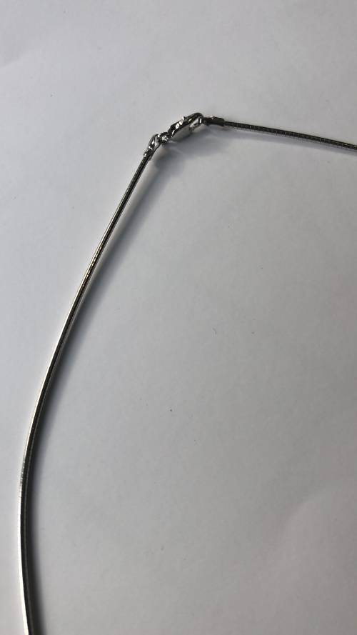 9K- Genuine 9 carat solid, white Gold Necklace , Stiff round omega cm 42 long -