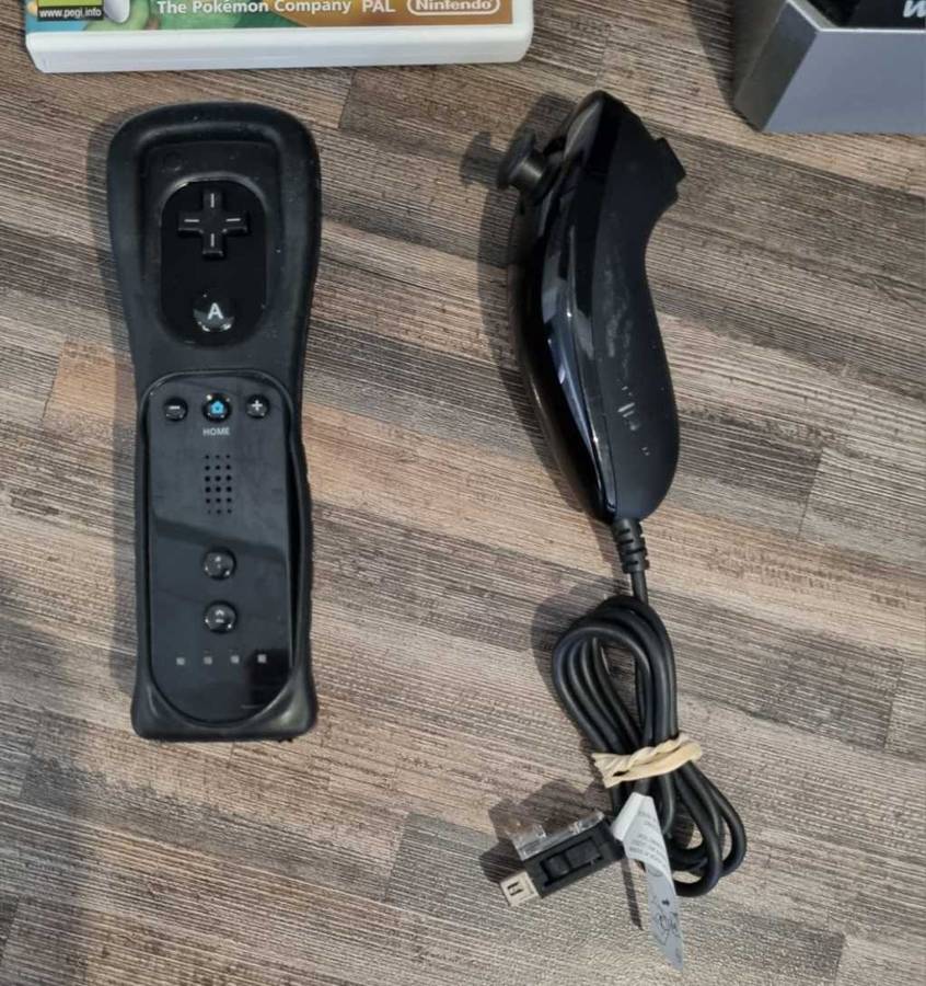 Pokepark 2 Nintendo Wii Console Bundle