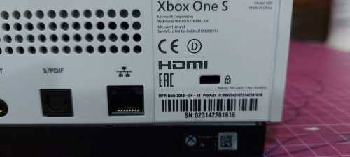 XBOX ONE S 1TB Console Excellent working condition