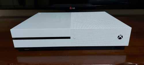 XBOX ONE S 1TB Console Excellent working condition