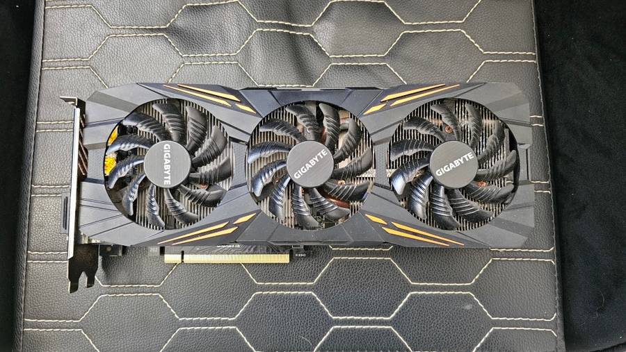 Gigabyte GTX 1070 8GB. Please read