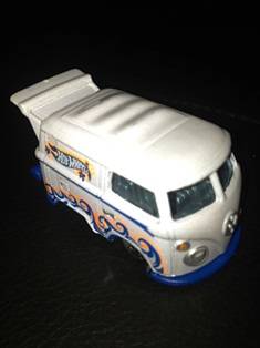 HOT WHEELS VOLKSWAGEN KOOL KOMBI-1:64