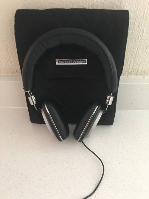 Bowers & Wilkins P5 Headphones - Black (Wired)
