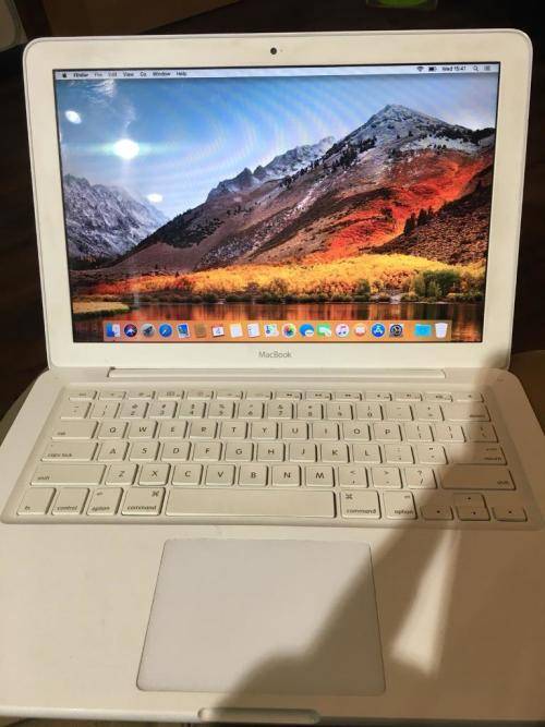 Macbook 13 inch**NVIDIA GRAPHICS**Intel Core Duo 2.4Ghz**2gb Ram**300GB HDD**MacOS High Sierra*