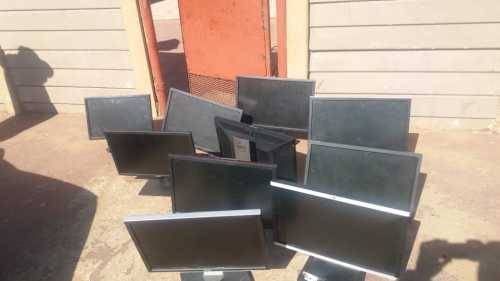 x30 Lenovo Thinkcentre Desktops With 18" Dell Lcds, mouse and keyboard
