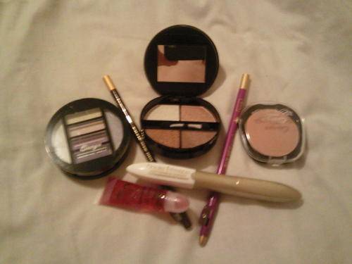 AUCTION - LADIES MAKE UP
