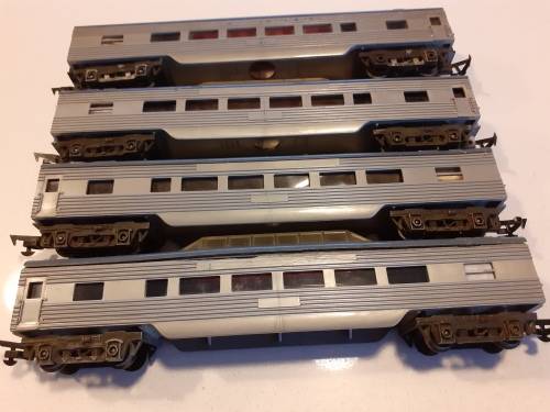 TRI-ANG COACHES MADE IN  SOUTH AFRICA    X4