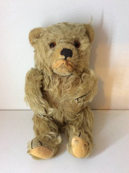 VINTAGE TEDDY BEAR - LOOKS ENGLISH - GREAT ITEM -