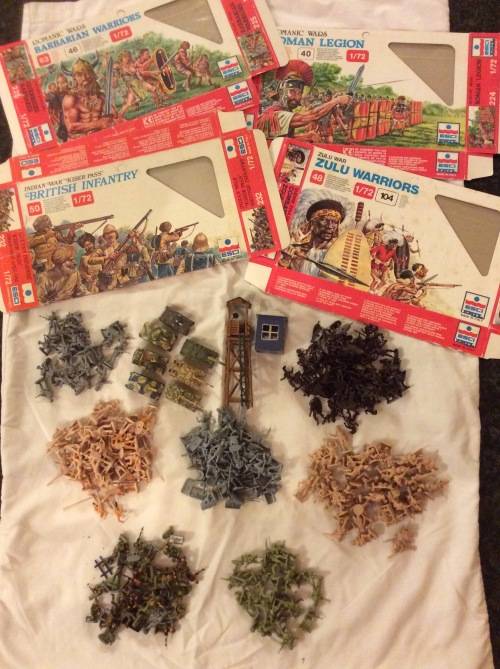 MASSIVE COLLECTION OF TOY SOLDIERS WITH FOUR ORIGINAL BOXES - LOTS OF EXTRAS - ONE BID FOR LOT -