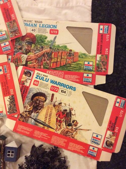 MASSIVE COLLECTION OF TOY SOLDIERS WITH FOUR ORIGINAL BOXES - LOTS OF EXTRAS - ONE BID FOR LOT -