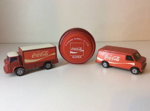 RARE 1980's SOUTH AFRICAN RUSSELL COCA COLA YO YO & TWO CORGI COKE MODELS - WOW! -