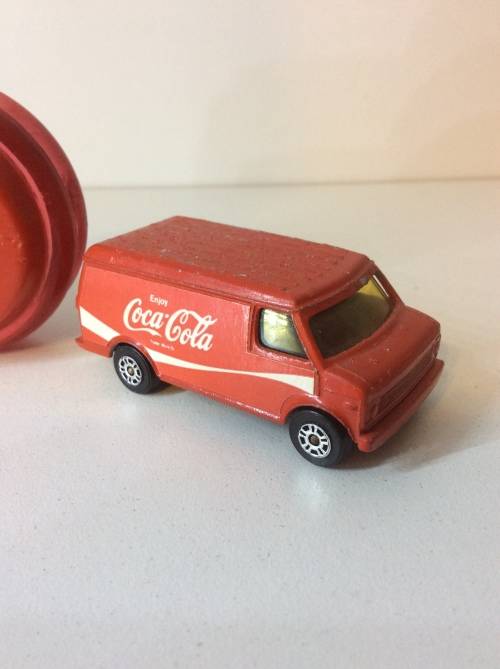 RARE 1980's SOUTH AFRICAN RUSSELL COCA COLA YO YO & TWO CORGI COKE MODELS - WOW! -