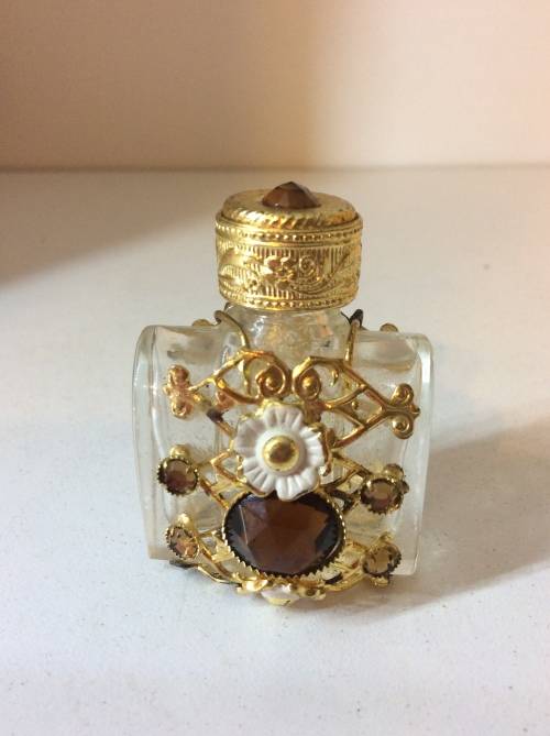 ART DECO FILIGREE PURSE PERFUME BOTTLE DAUBER - SOMETHING SPECIAL - 5CM HIGH -