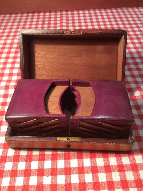 VINTAGE ART DECO CIGARETTE HOLDER - AMAZING ITEM -
