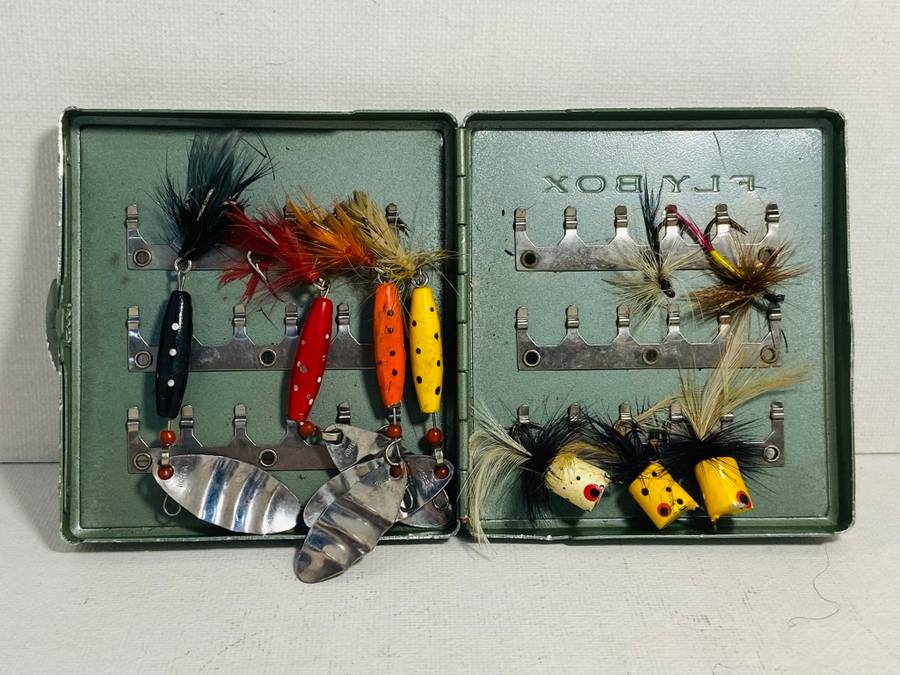 OLD METAL FLY BOX WITH SOME LURES AND FLIES