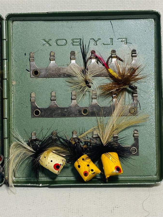 OLD METAL FLY BOX WITH SOME LURES AND FLIES