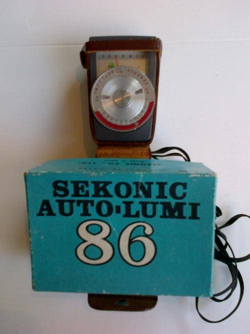 SEKONIC AUTO - LUMI LIGHT METER - GREAT FIND -