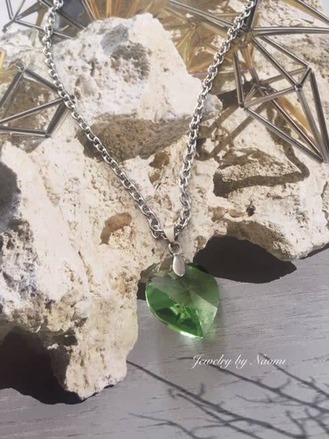 Necklace with Swarovski® Crystal 18mm Heart Peridot