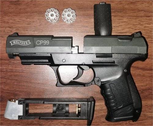 Umarex Walther CP99 4.5mm (.177) CO2 Gas Pistol plus Gas and Pellets