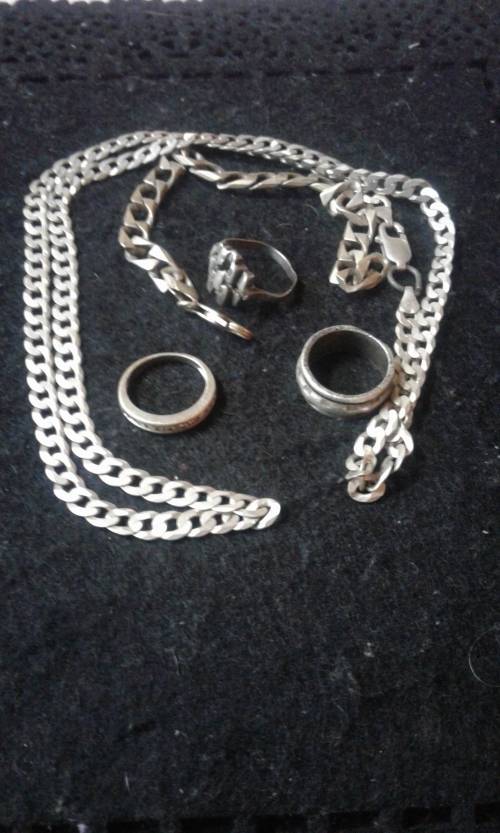 LOT OF 925 SILVER NECKLACE AND BRACELET AND 3 SILVER RINGS 1 BID FOR ALL WEIGHT IS 51.63 GRAMS