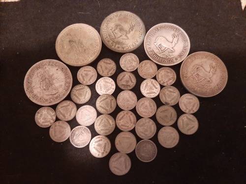 5 x 5 Shillings Silver and 32 x 3D Silver ( see Photos) E6