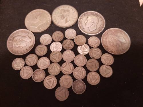 5 x 5 Shillings Silver and 32 x 3D Silver ( see Photos) E6