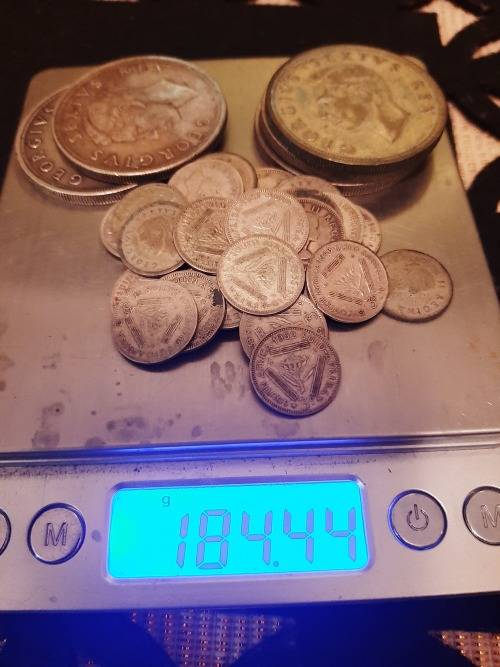 5 x 5 Shillings Silver and 32 x 3D Silver ( see Photos) E6